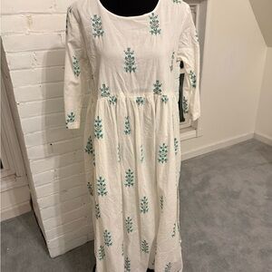 Elegant White Floral Dress